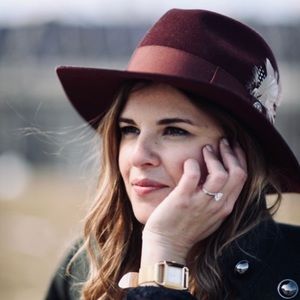 Meet your Posher, Cait